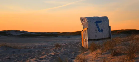Foto: Strandkorb in der Abendsonne